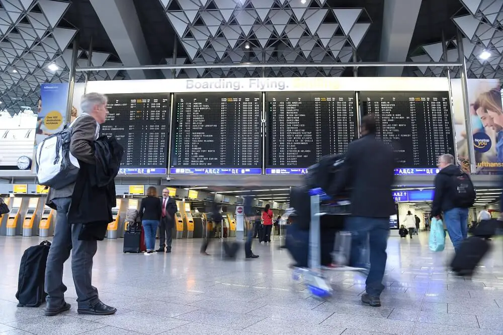 Flughafen Von Deutschland Und Der Welt Abflug Und Ankunft