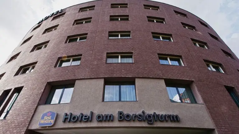 Pension Und Parken Flughafen Tegel flightradars24.de