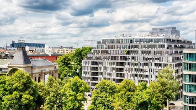 Parken Hotel Flughafen Berlin Tegel flightradars24.de