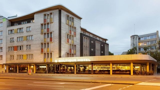 Pension Und Parken Flughafen Tegel flightradars24.de