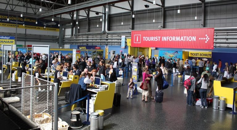 Flughafen Bremen Ankunft Heute Abend flightradars24.de