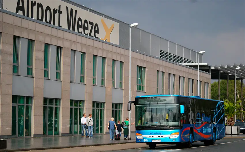 Flughafen Weeze Bus
