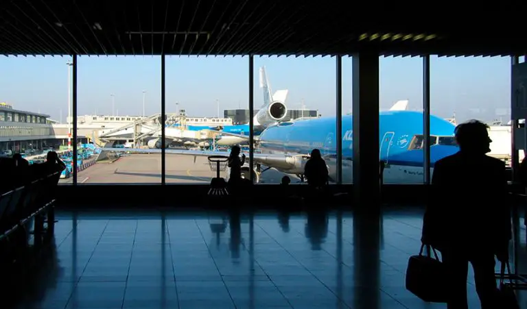 Flughafen Amsterdam Abflug Laut Aktuellem Flugplan flightradars24.de