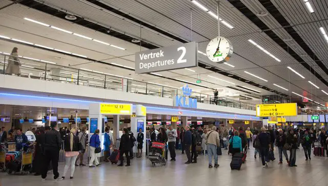 Flughafen Amsterdam Abflug Laut Aktuellem Flugplan flightradars24.de