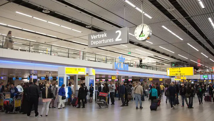 Flughafen Amsterdam Abflug Laut Aktuellem Flugplan flightradars24.de