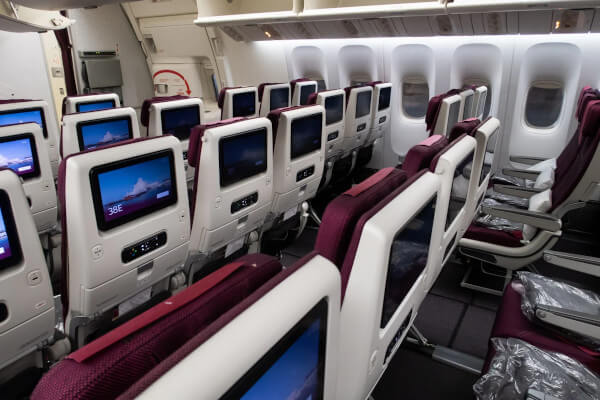 qatar boing 777-300ER-economy