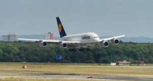 Lufthansa-Airbus unterbricht Start wegen querendem Flugverkehr