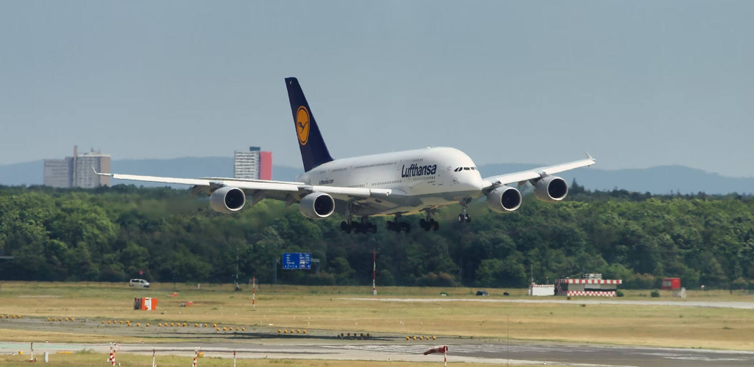 Lufthansa-Airbus unterbricht Start wegen querendem Flugverkehr