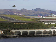 Flugzeuge kreisten heute über dem Flughafen von Madeira in Funchal