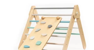 Kletterdreieck mit Rutsche
