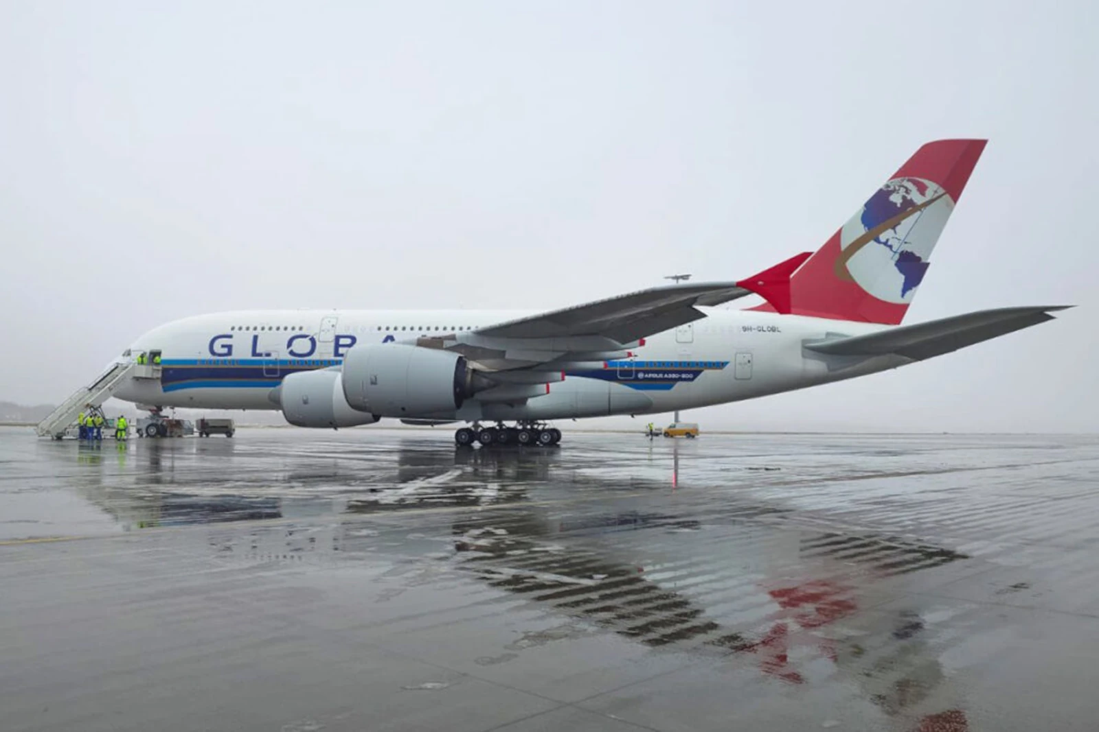 A380 von Global Airlines im neuen Stil