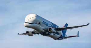 Doppelter Beluga-Flug über Europa