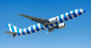 Condor stockt stark auf